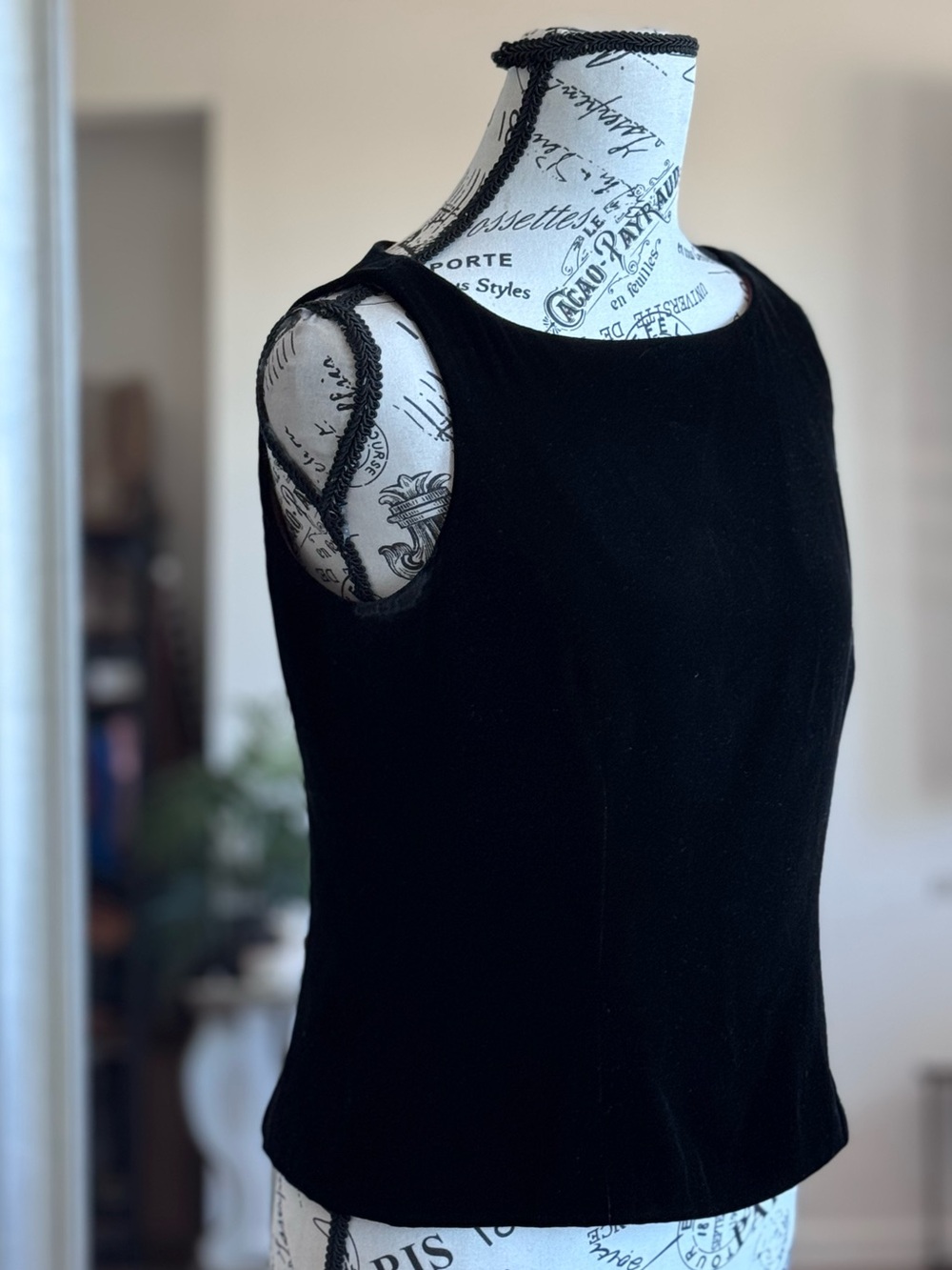 vintage 90s ann taylor sleeveless whimsy goth office velvet top date night